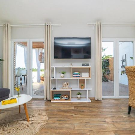 Villa Oasis With Private Pool 밀나 외부 사진