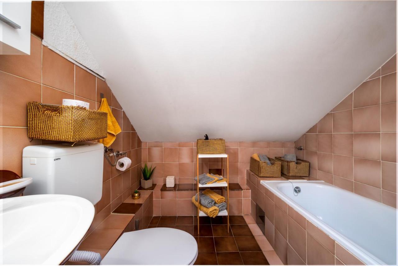 Villa Oasis With Private Pool 밀나 외부 사진
